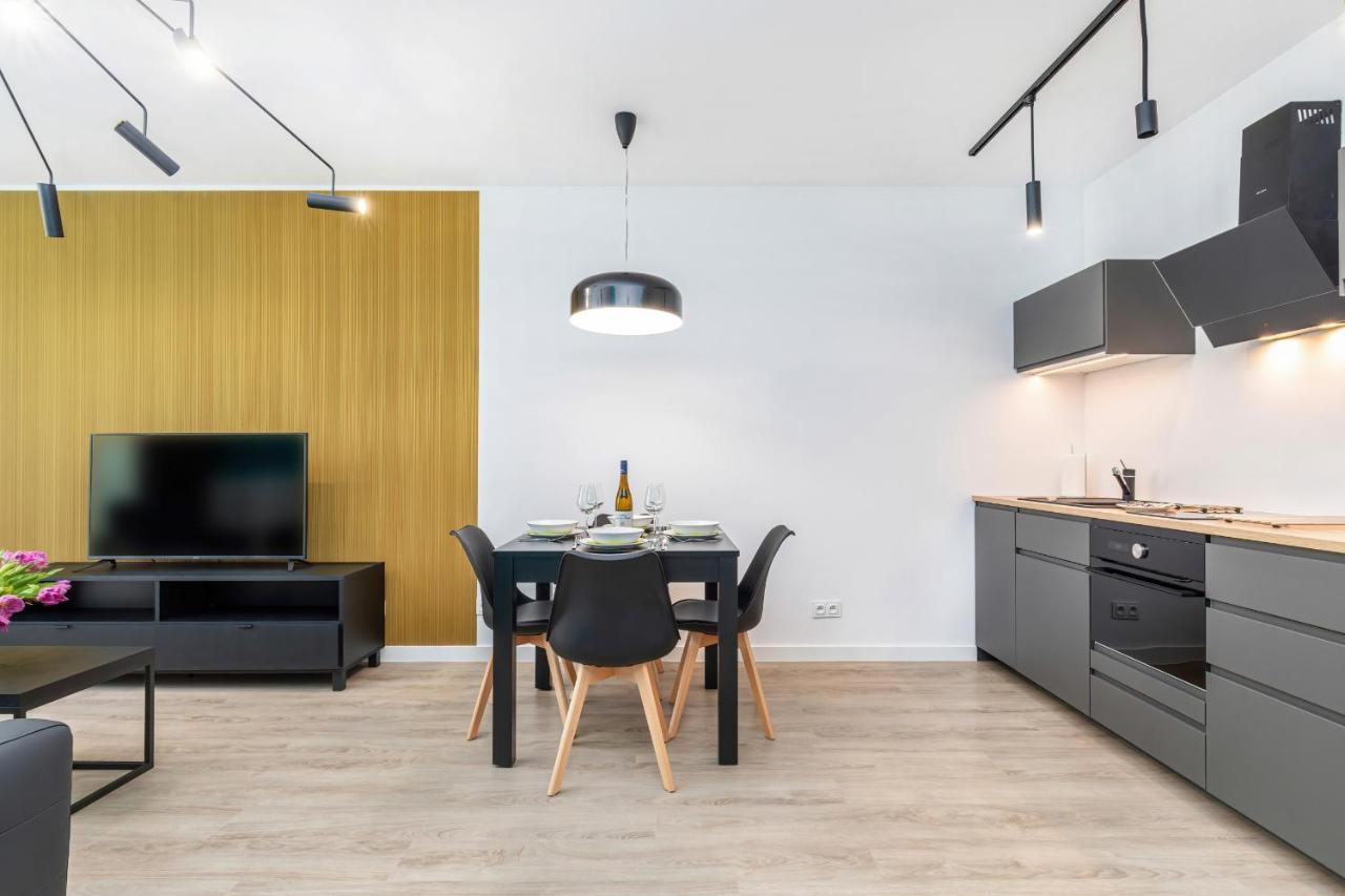 Modern City Center Apartments By Noclegi Renters بوزنان المظهر الخارجي الصورة